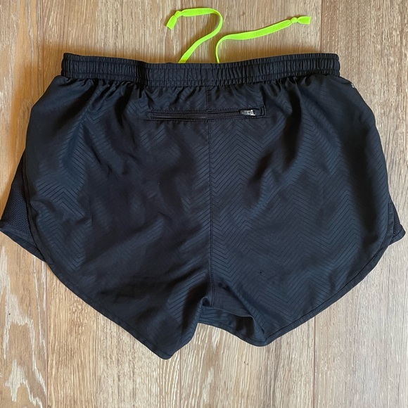 Nike Dri-Fit Shorts - Picture 4 of 5